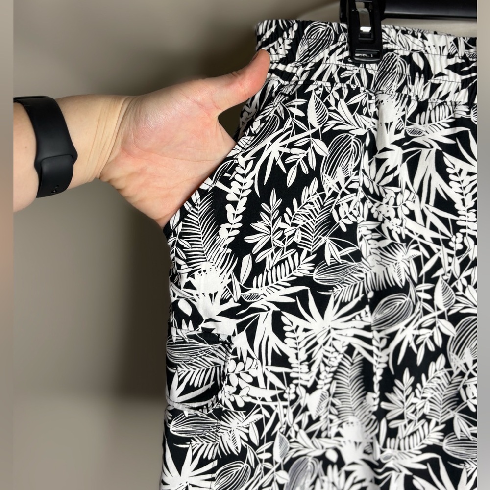 Talbots Black and White Floral Skort - Picture 2 of 13
